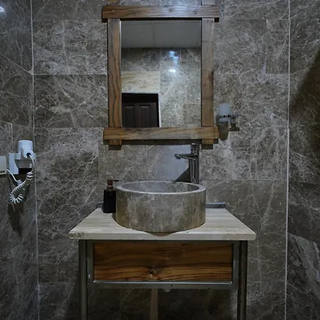 Cave * غوريمِيه