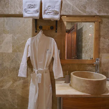 Cave * غوريمِيه