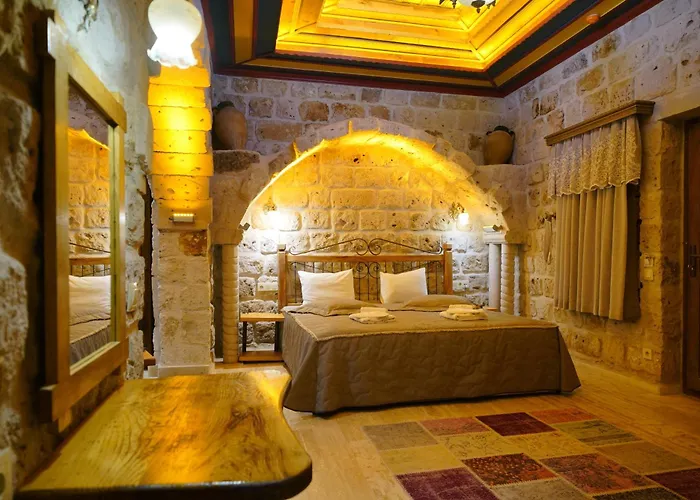 Cave Hotel *