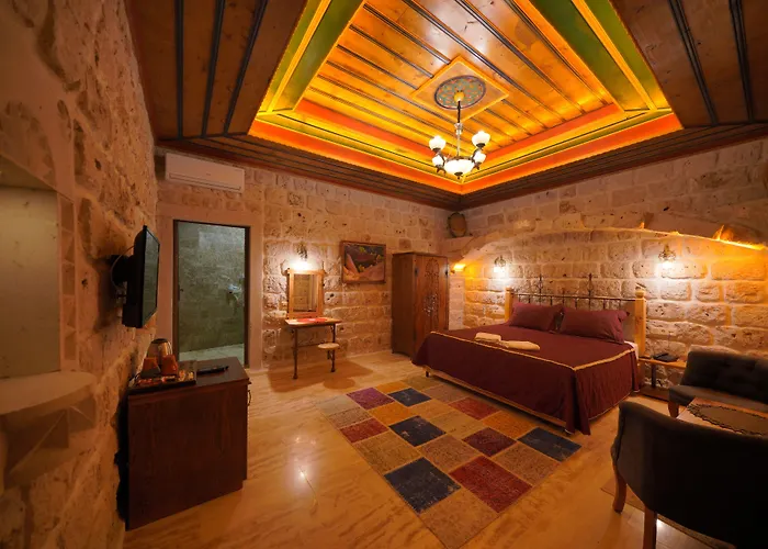 Cave Hotel *